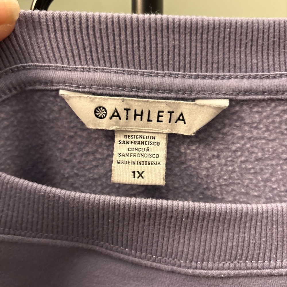 Athleta Soft Purple Sweatshirt 1X - Picture 2 of 3